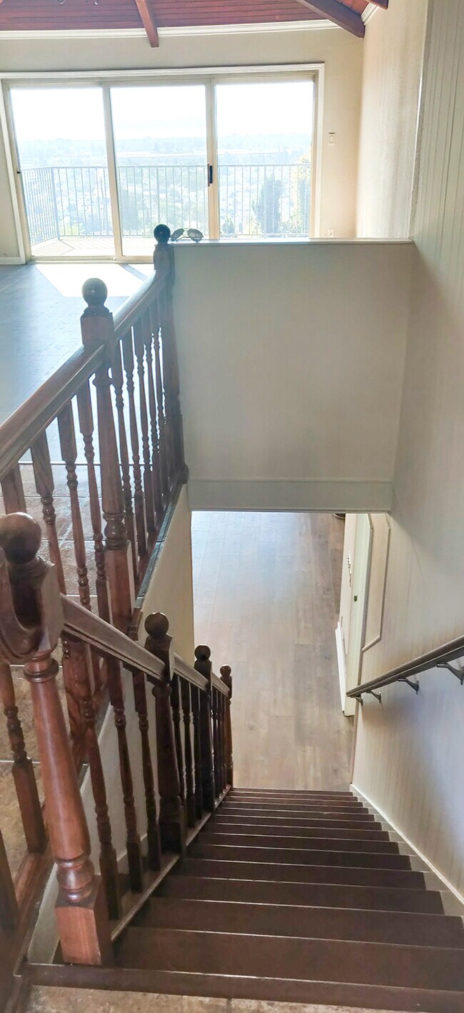 Stairs to Master Bedroom - 2043 Altamont Rd