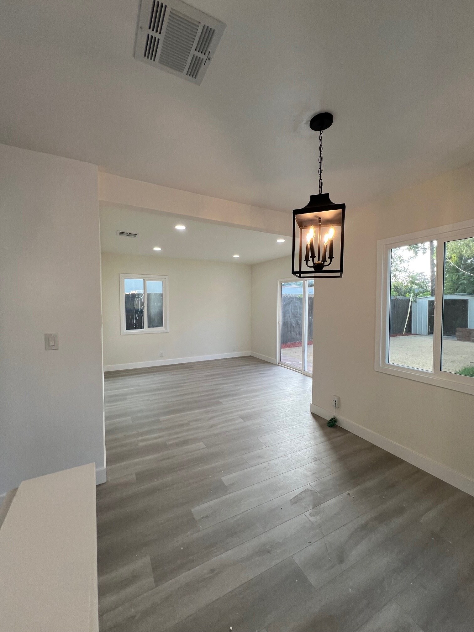 Building Photo - 515 Allen Ave