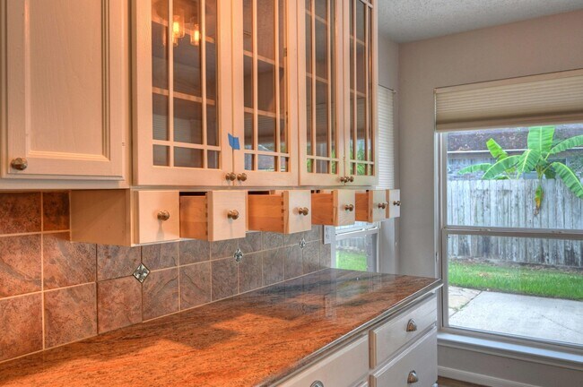 Building Photo - 15 White Bark Pl