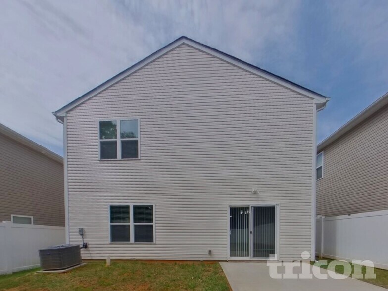 Building Photo - 201 Spring Knoll Dr