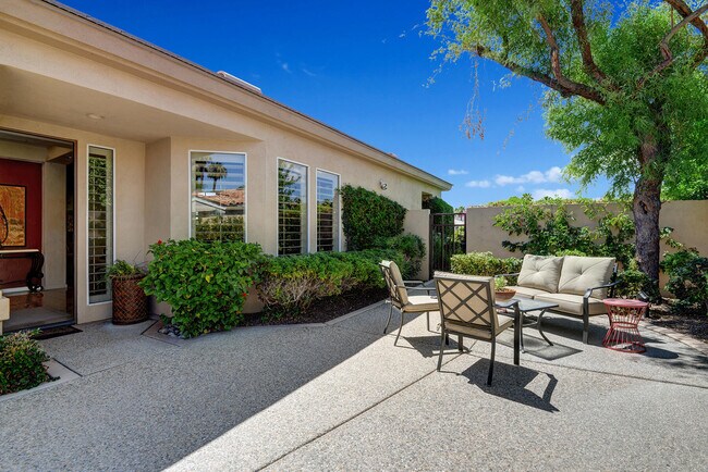 Building Photo - 383 Desert Holly Dr
