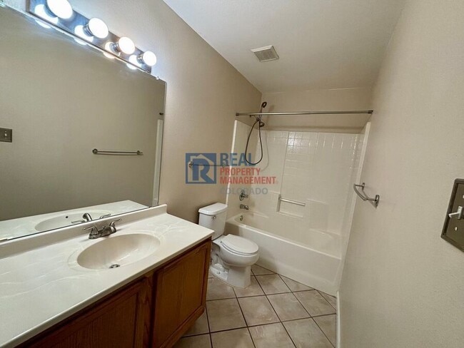 Building Photo - 8416 Pebble Creek Way
