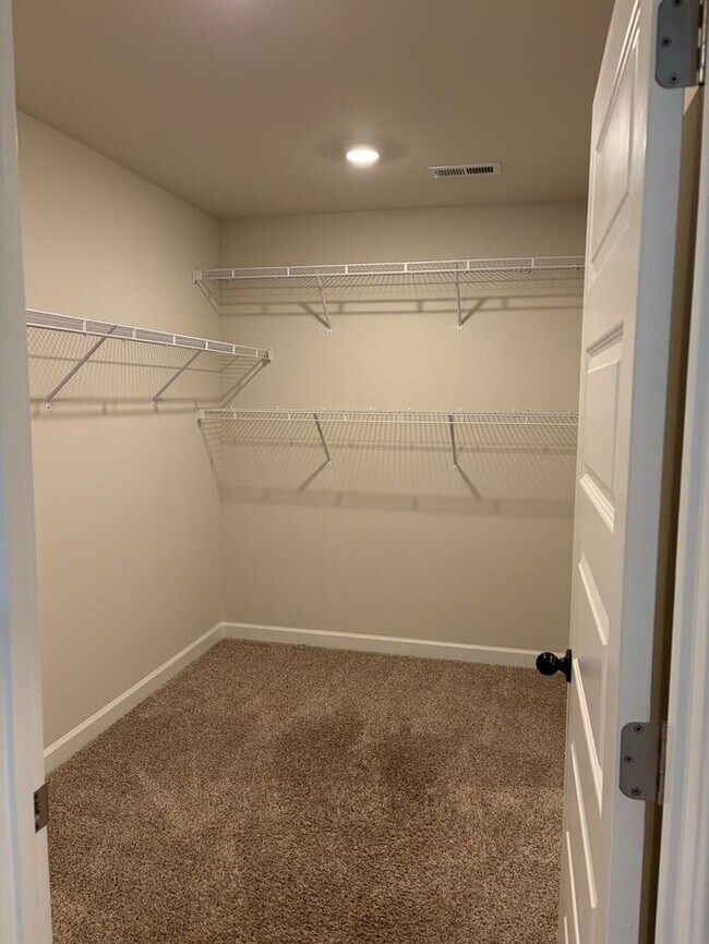 Building Photo - Beautiful Spartanburg home right off I-85, Available Now!! $500 OFF FIRST FULL MONTH