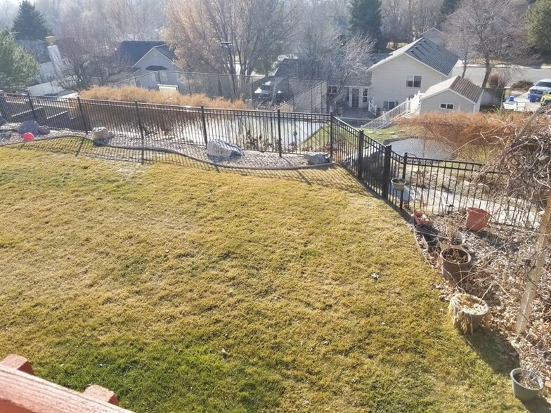 Building Photo - 10167 N Cottonwood Dr