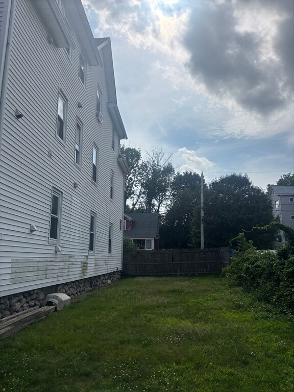 Building Photo - 8-10 Stearns St