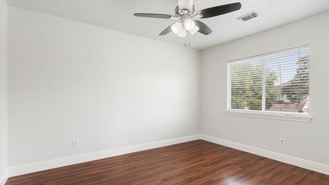 Building Photo - 4602 Garden Meadow Dr