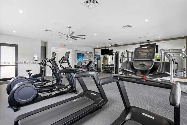 Building Photo - 14800 Cumberland Dr