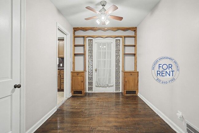 Building Photo - 1401 N Ballenger Hwy