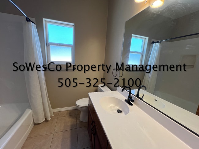 Building Photo - 4 Bedroom Home Built in 2018, near Country Club