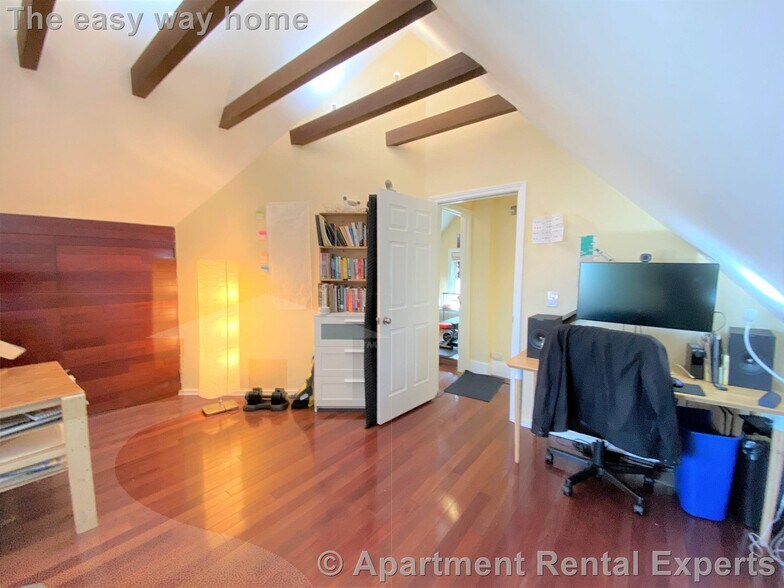 Building Photo - 381 Highland Ave