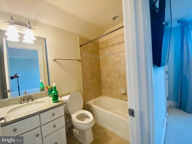 Building Photo - 2163 Potomac River Blvd