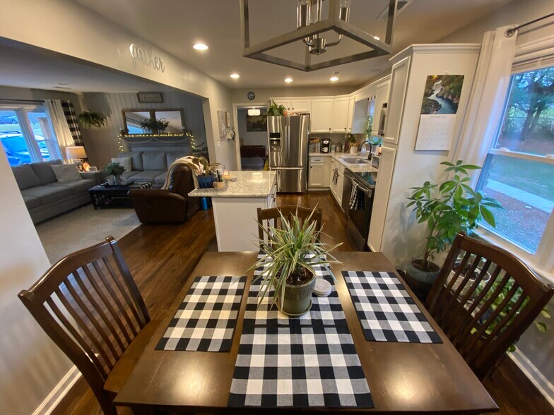 Building Photo - 1116 Sheffield Dr