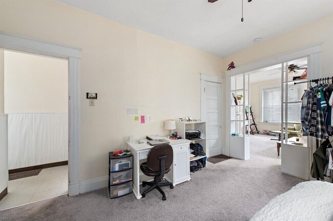 Building Photo - 2317 Victor St