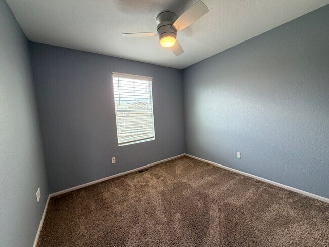 Building Photo - ~Available Now~ Beautiful Three Bedroom Home in Englewood!