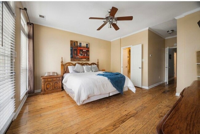 Building Photo - 2065 Peabody Ave