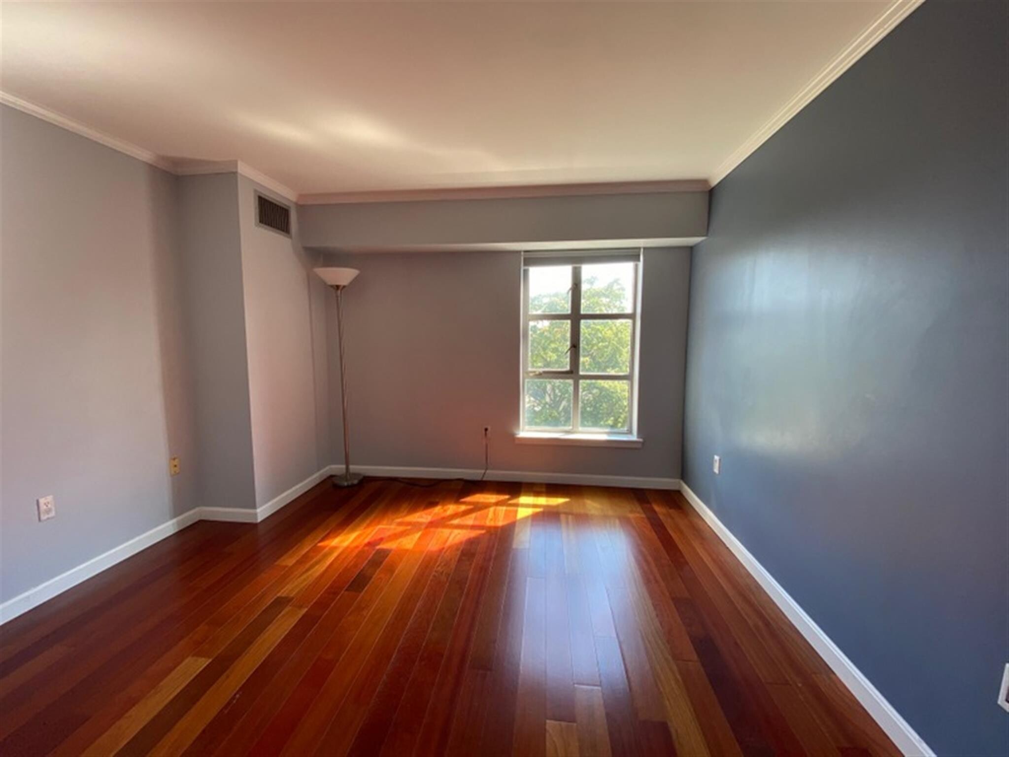 Building Photo - 931 Massachusetts Ave