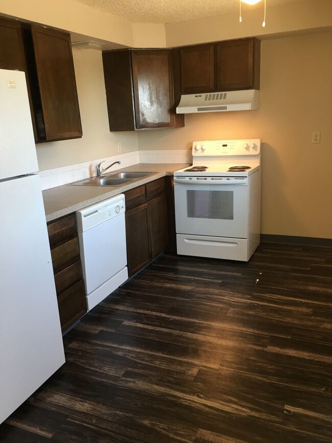 Building Photo - 7091 Hooker St