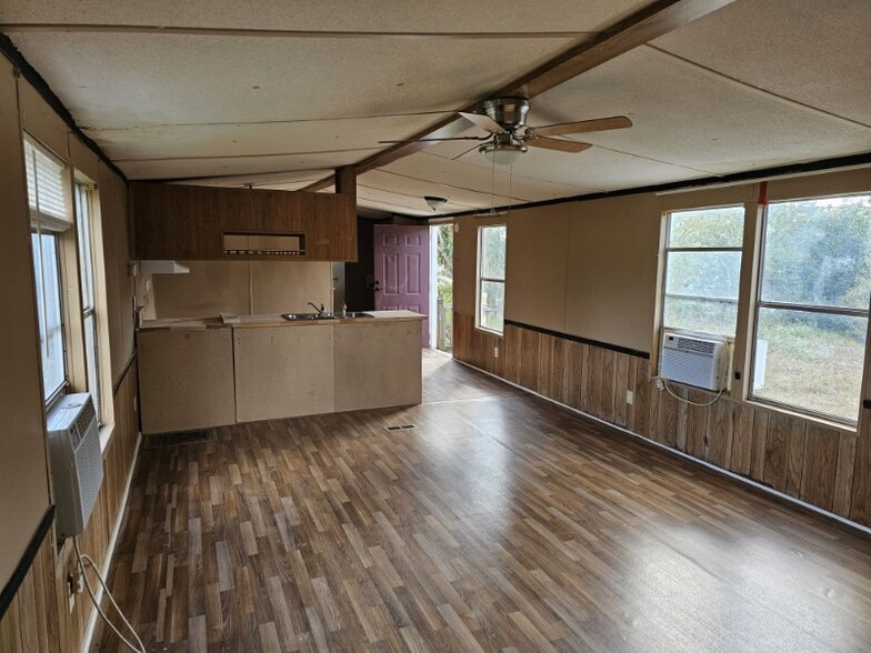 Building Photo - 15483 Lime Dr