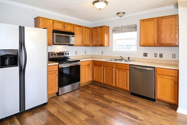 Building Photo - Fabulous Ranch In Highly Desirable Crossfield!