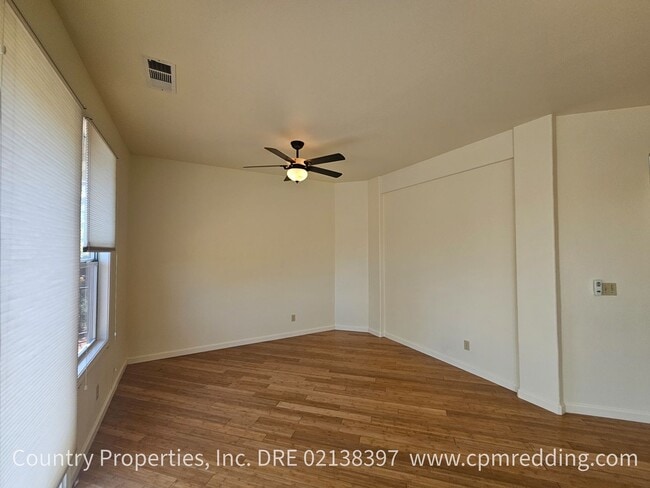 Building Photo - 1225 River Ridge Dr