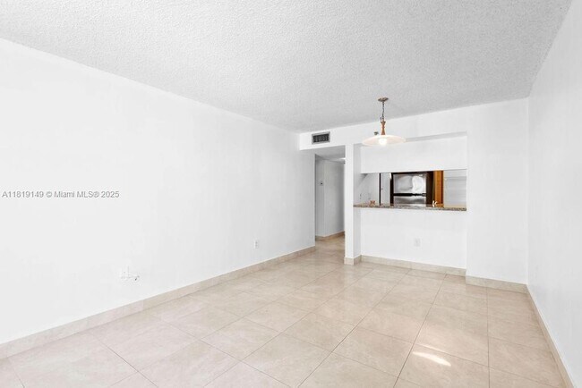 Building Photo - 850 N Miami Ave