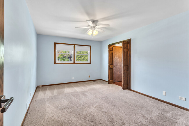 Building Photo - 1004 E Callero Cir