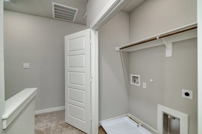 Building Photo - GORGEOUS 2 BEDROOM FOUR PLEX LOCATED IN MIDLOTHIAN ISD!