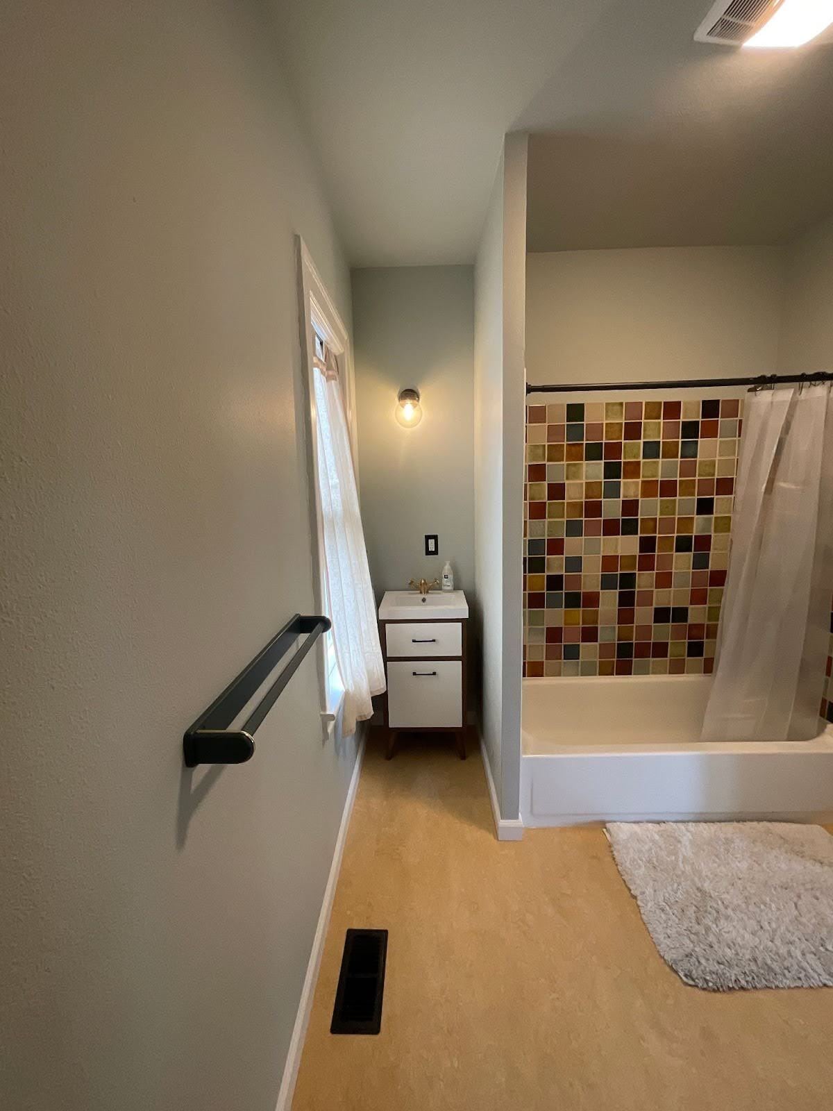 Downstairs bathroom - 3915 NE Rodney Ave