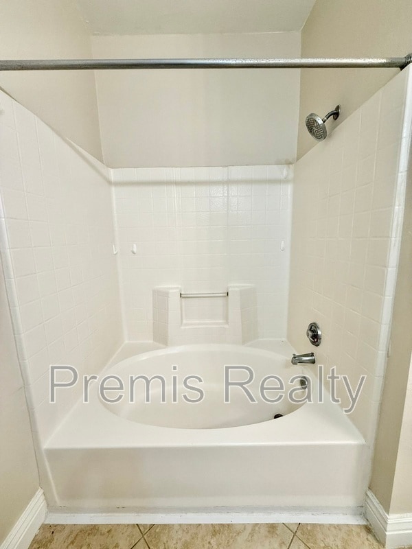 Building Photo - 2705 Via Murano