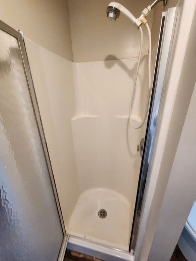 Building Photo - Updated 3 Bedroom Ranch style home