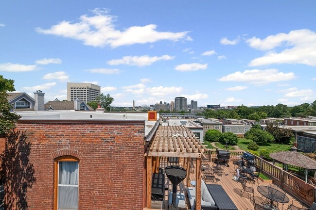 Building Photo - Amazing Union Hill Single Family Home