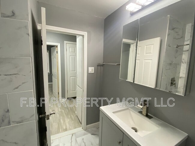 Building Photo - 19480 Huntington Rd