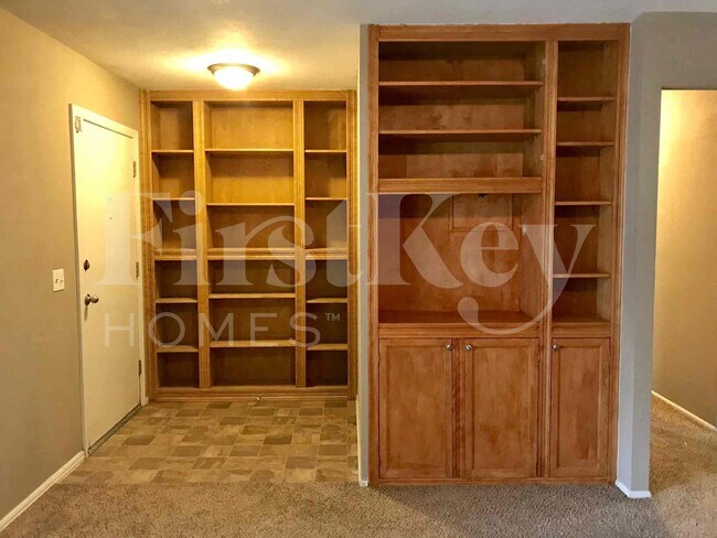 Building Photo - 1983 Greenheath Dr