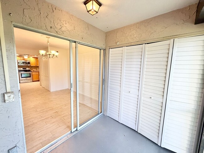 Building Photo - **LELY COUNTRY CLUB** 2 BED + LOFT / 2 BAT...