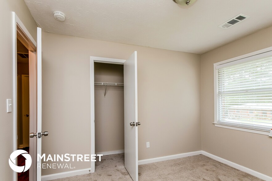 Building Photo - 3940 Scott Dr