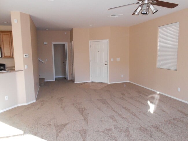 Building Photo - Fantastic 2 Story Home in Mountains Edge with Community Pool