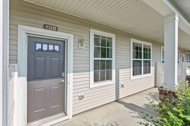 Building Photo - Freshly Remodeled 3bd 3ba Townhome for Rent in Club West, Blaine – Pond View!