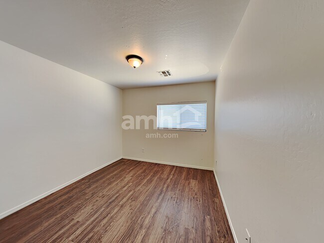 Building Photo - 15104 N 156th Ln