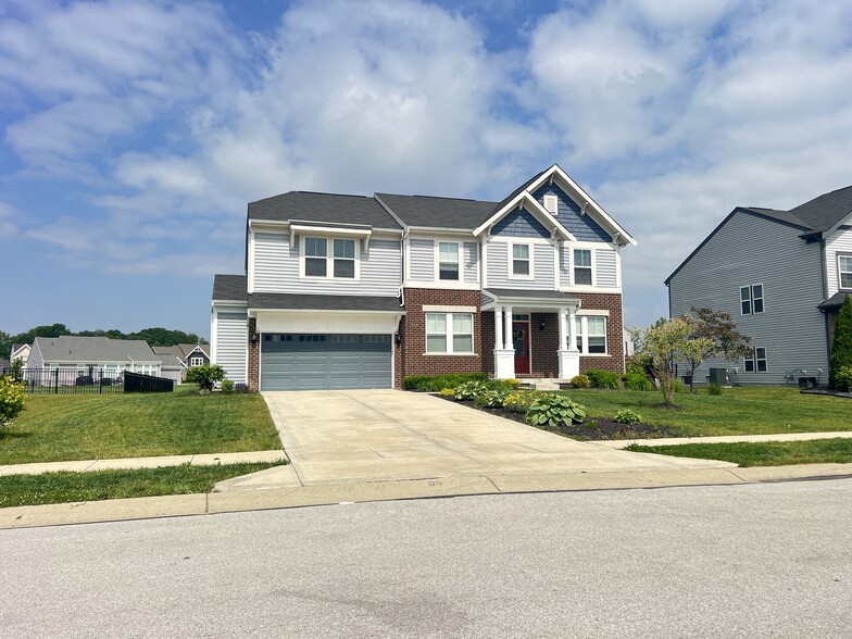 Building Photo - 2418 Silver Rose Dr