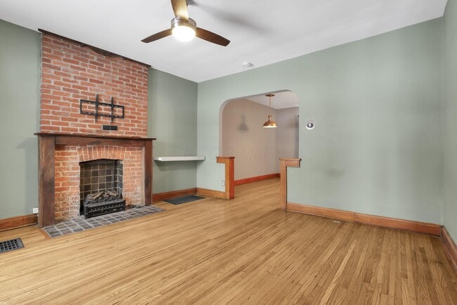 Building Photo - 47 W Weber Rd