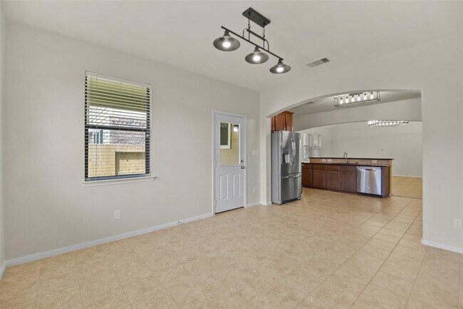 Building Photo - 16918 Lake Arlington Ln