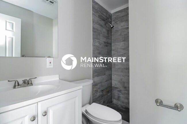 Building Photo - 3 Bedroom Pet-Friendly Home in Melbourne, FL with Main Street Renewal