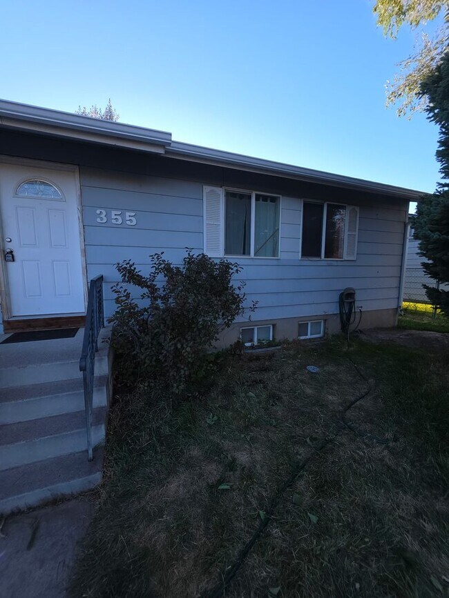 Building Photo - 355 Kurtwood Dr