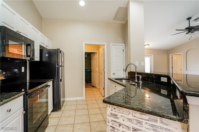 Building Photo - 1535 SE 42nd Terrace