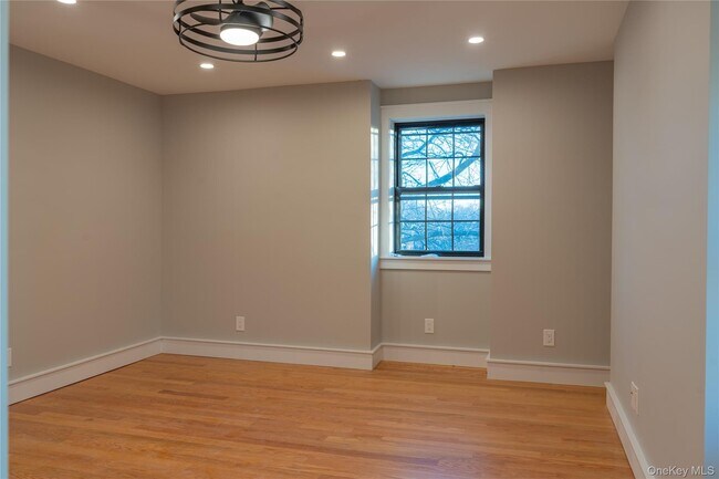 Building Photo - 85 Cannon St