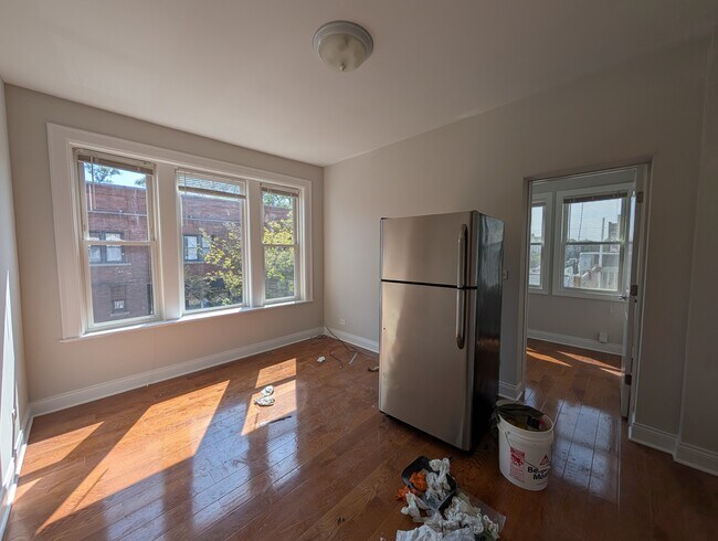 Building Photo - 3048 N Milwaukee Ave