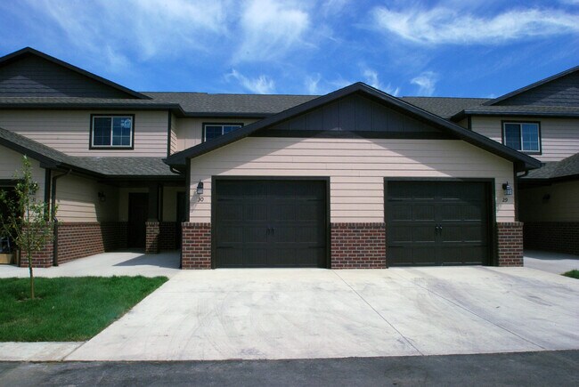 Exterior - 430 Honor Dr