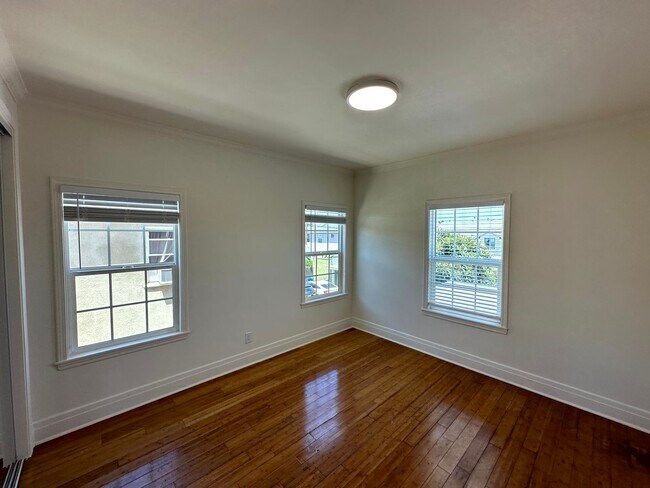 Building Photo - 1536 4th Ave