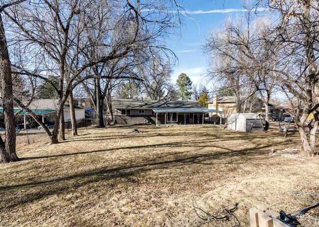 Building Photo - Newly Remodeled 5 Bed Home with Huge Yard