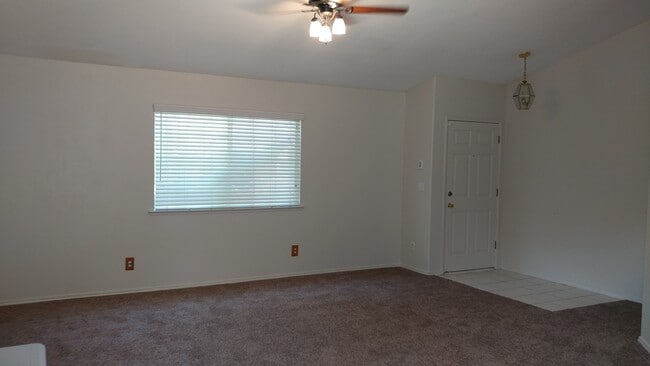 Building Photo - Big backyard on this NW home, Central Unif...